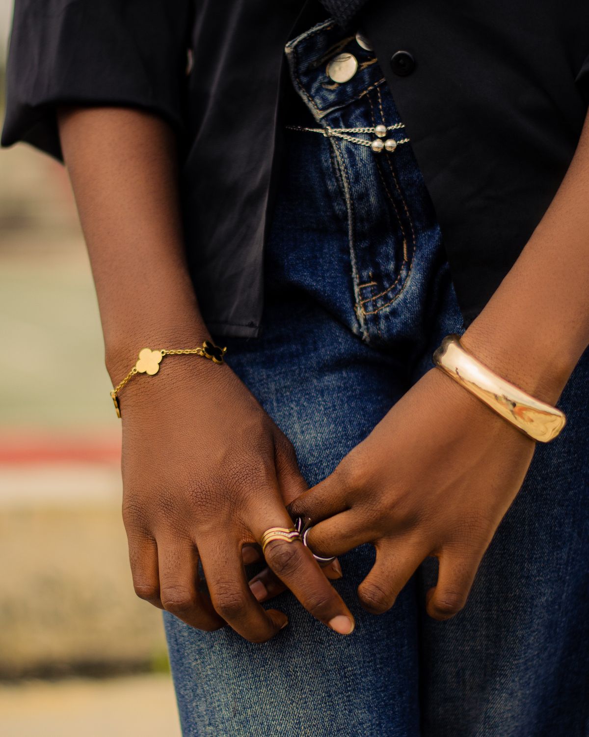 On the hand — Kofi Signet